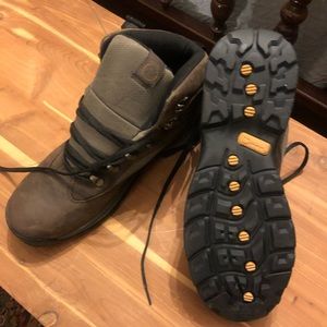 Timberland waterproof Mens 11.5 hiking boot- NEW!